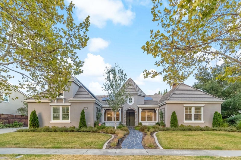 1131 Laguna Creek Lane