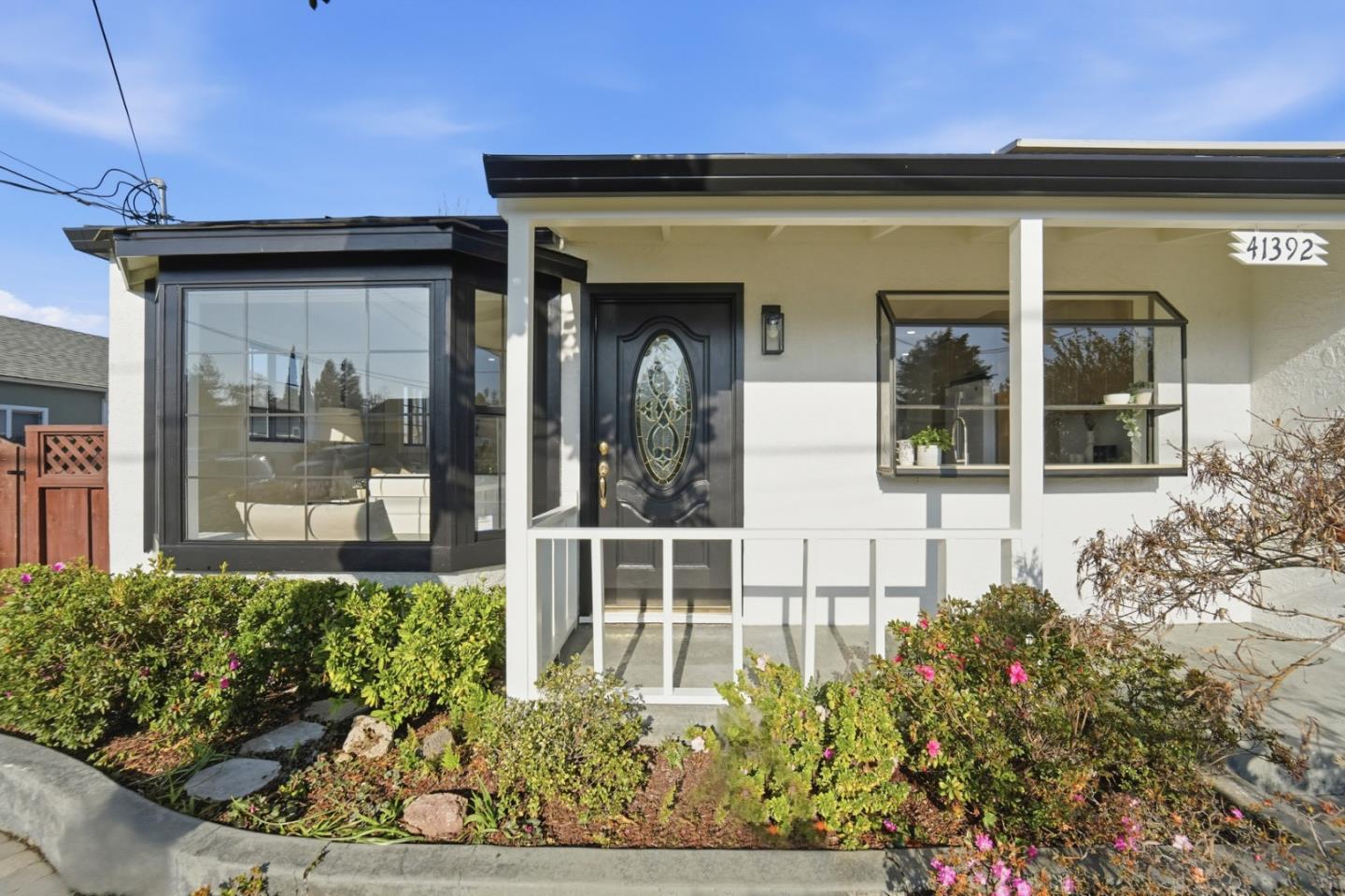 41392 Beatrice Street