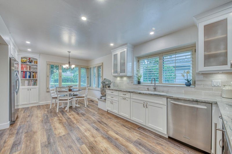 122 White Oaks Lane