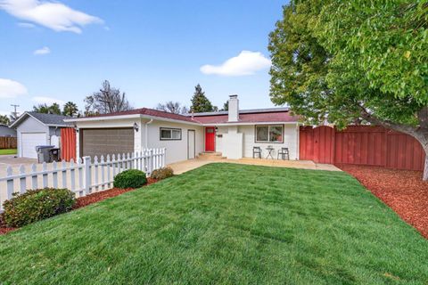 Photo of 1769 Gilda Way, San Jose, CA 95124 (MLS # ML82032379)