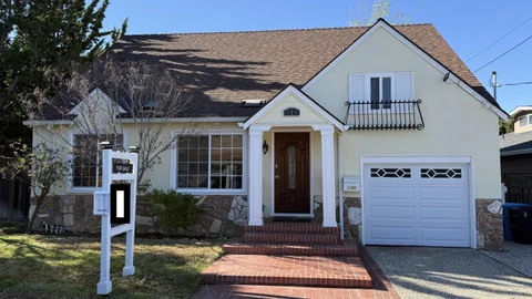 126 W 39th Avenue, San Mateo, CA 94403 - #: ML82053230