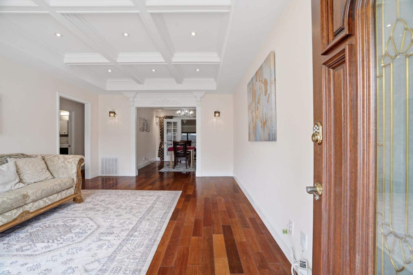 126 West 39th Avenue