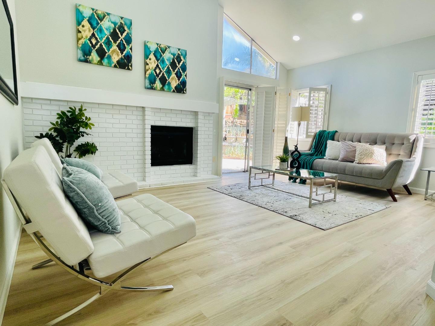 3561 Slopeview Drive