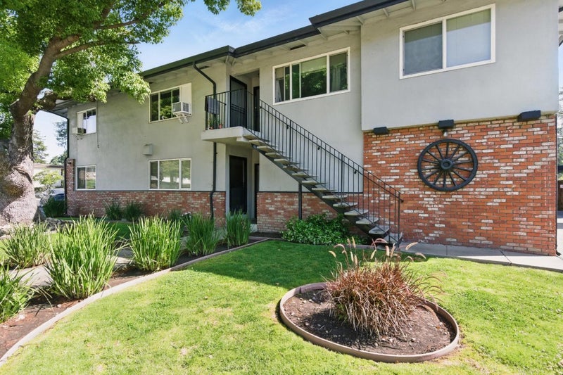 1255 Woodside Road