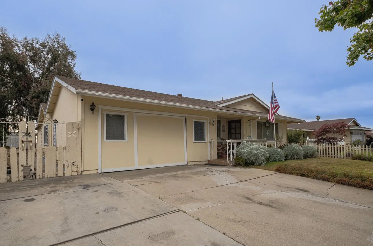 Salinas, California 93906, United States, 4 Bedrooms Bedrooms, ,2 BathroomsBathrooms,Residential,Active,159144