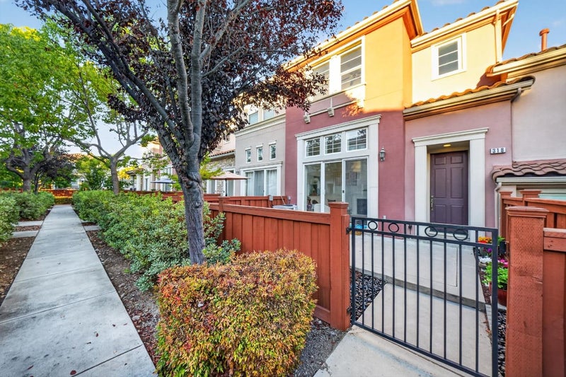 318 Vista Roma Way