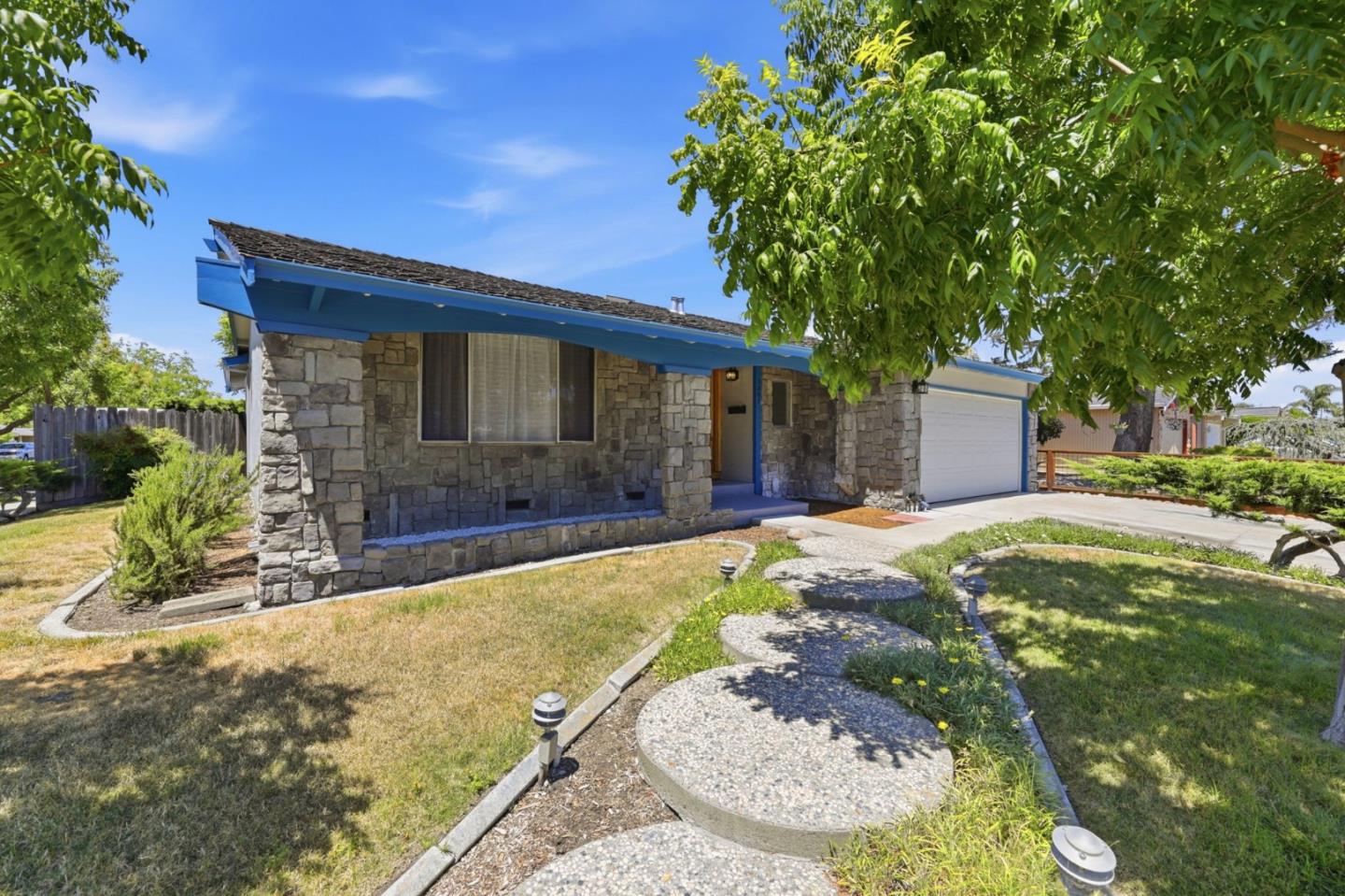 5897 Erskine Court