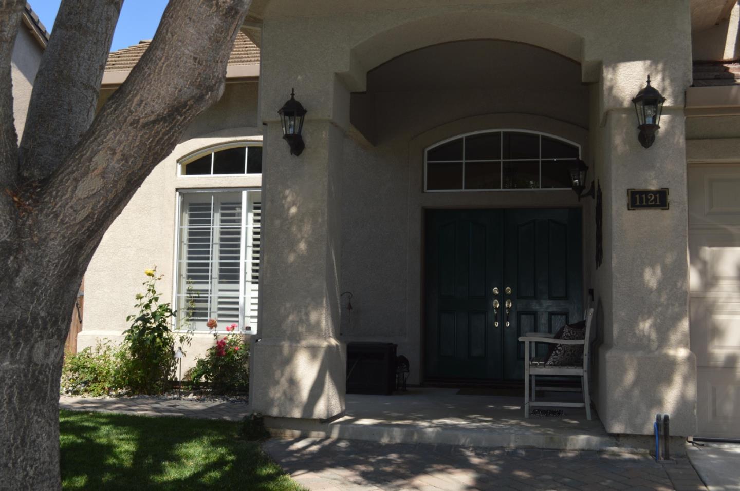 1121 Cypress Street