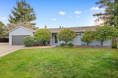 Photo of 225 Lauella Court, MOUNTAIN VIEW, CA 94041 (MLS # ML82030516)