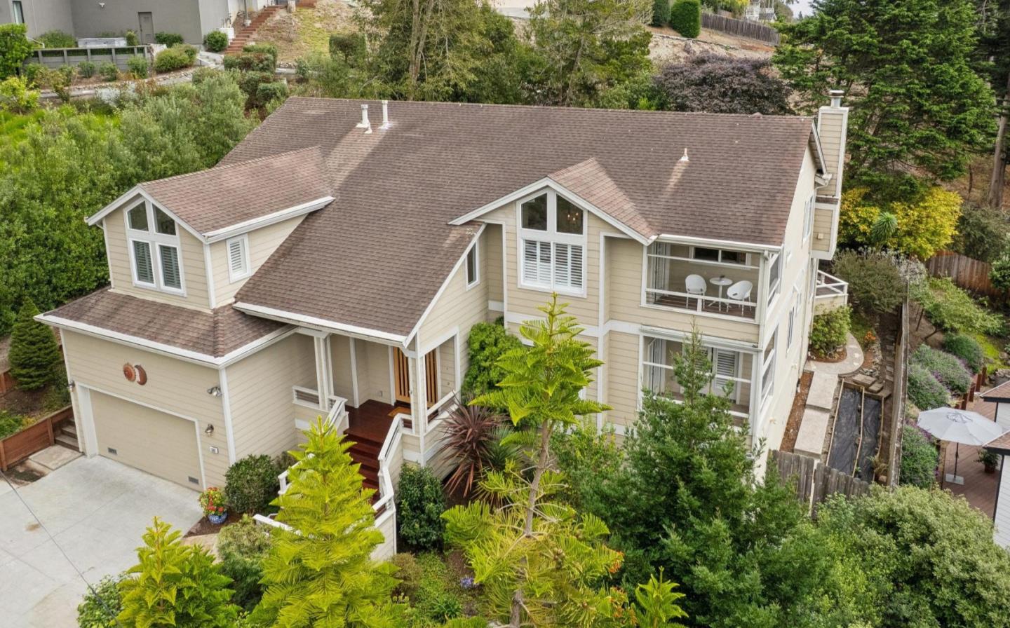 590 Miramar Drive