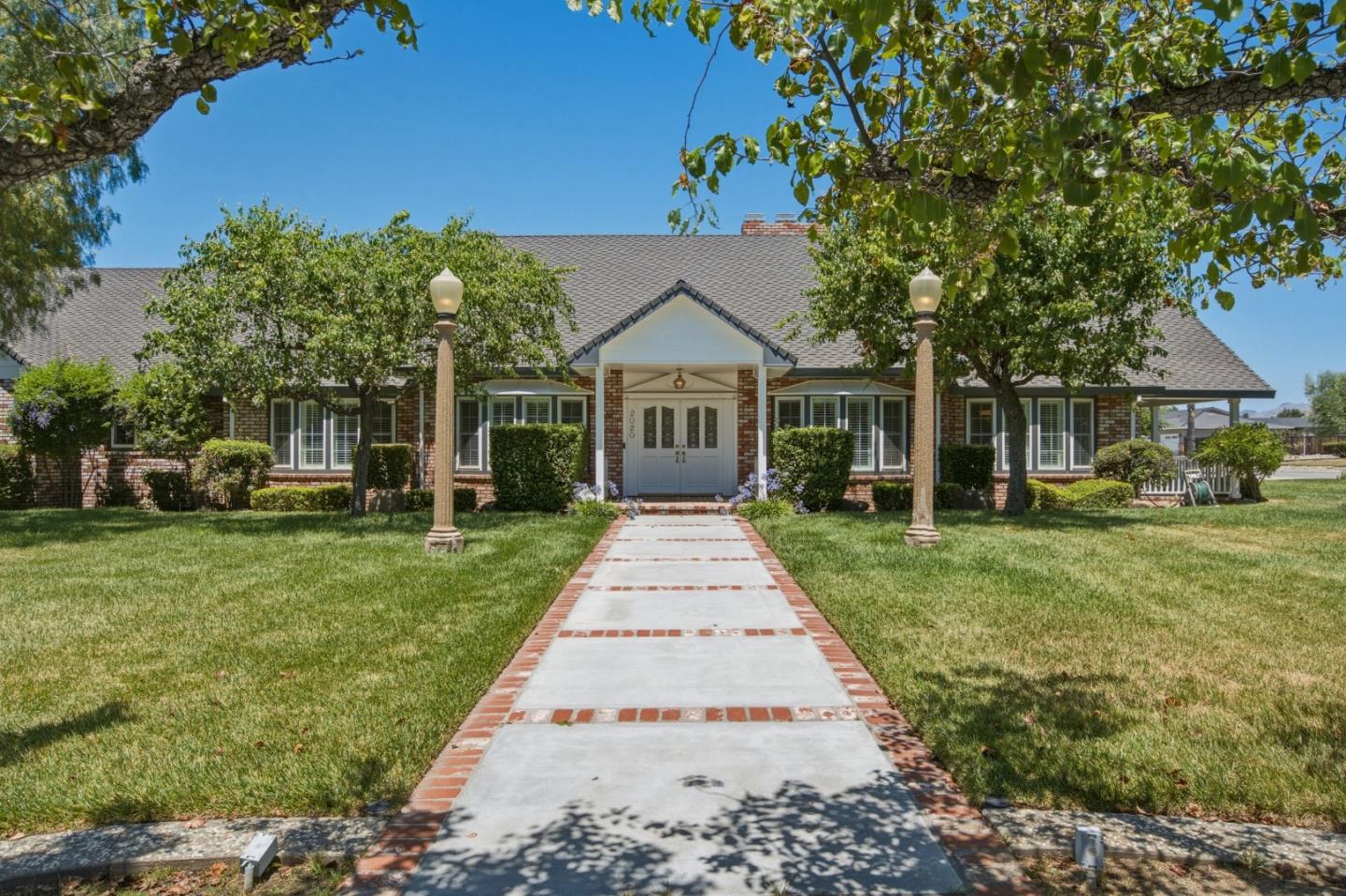 2020 Sunset Drive