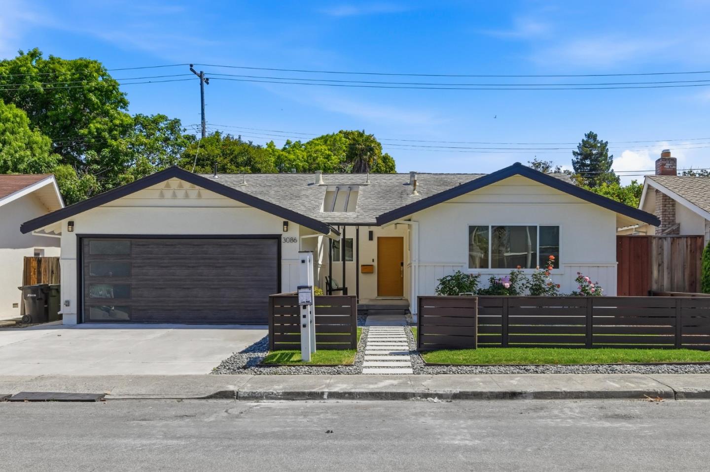 3086 Taper Avenue