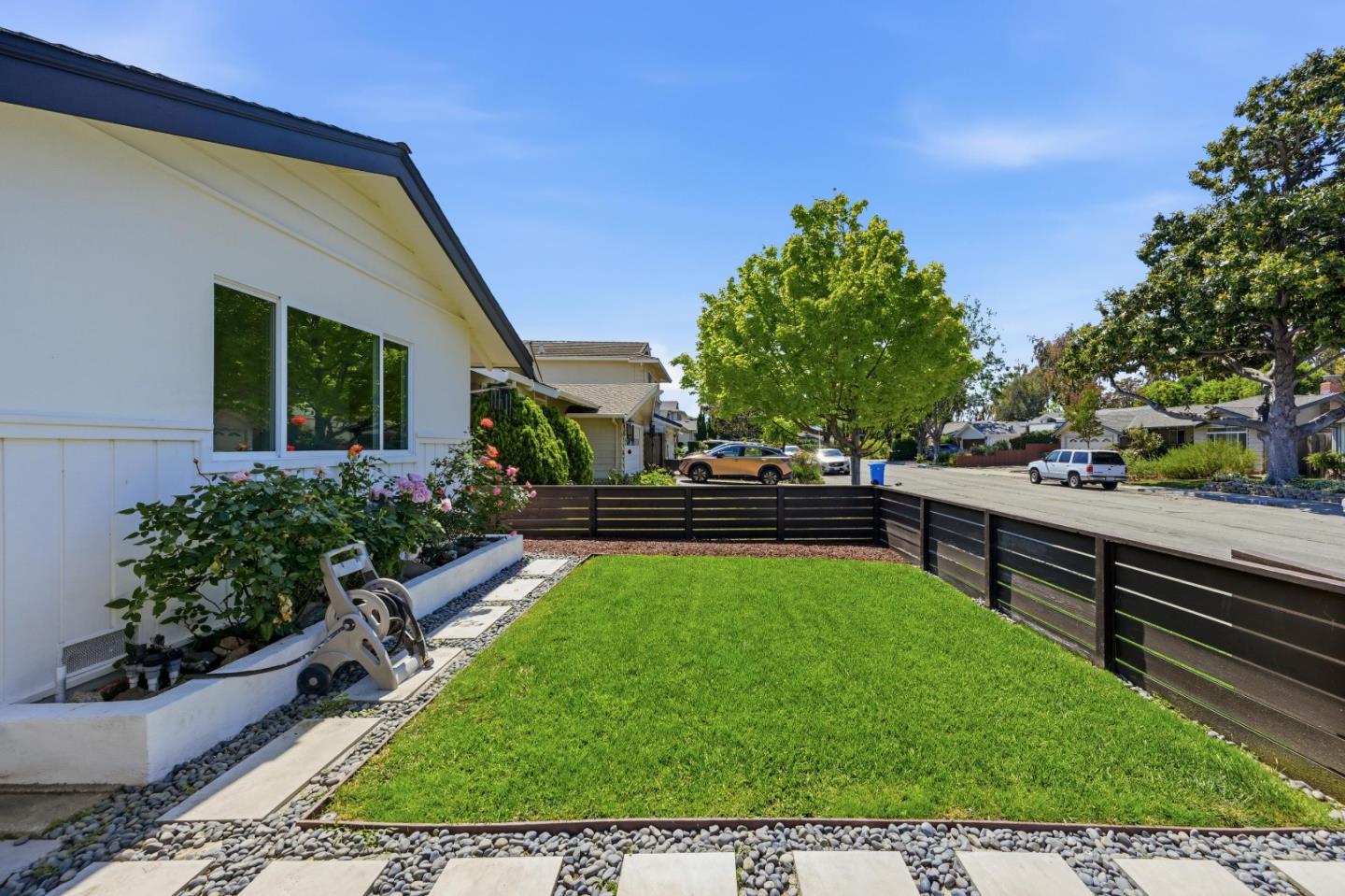 3086 Taper Avenue