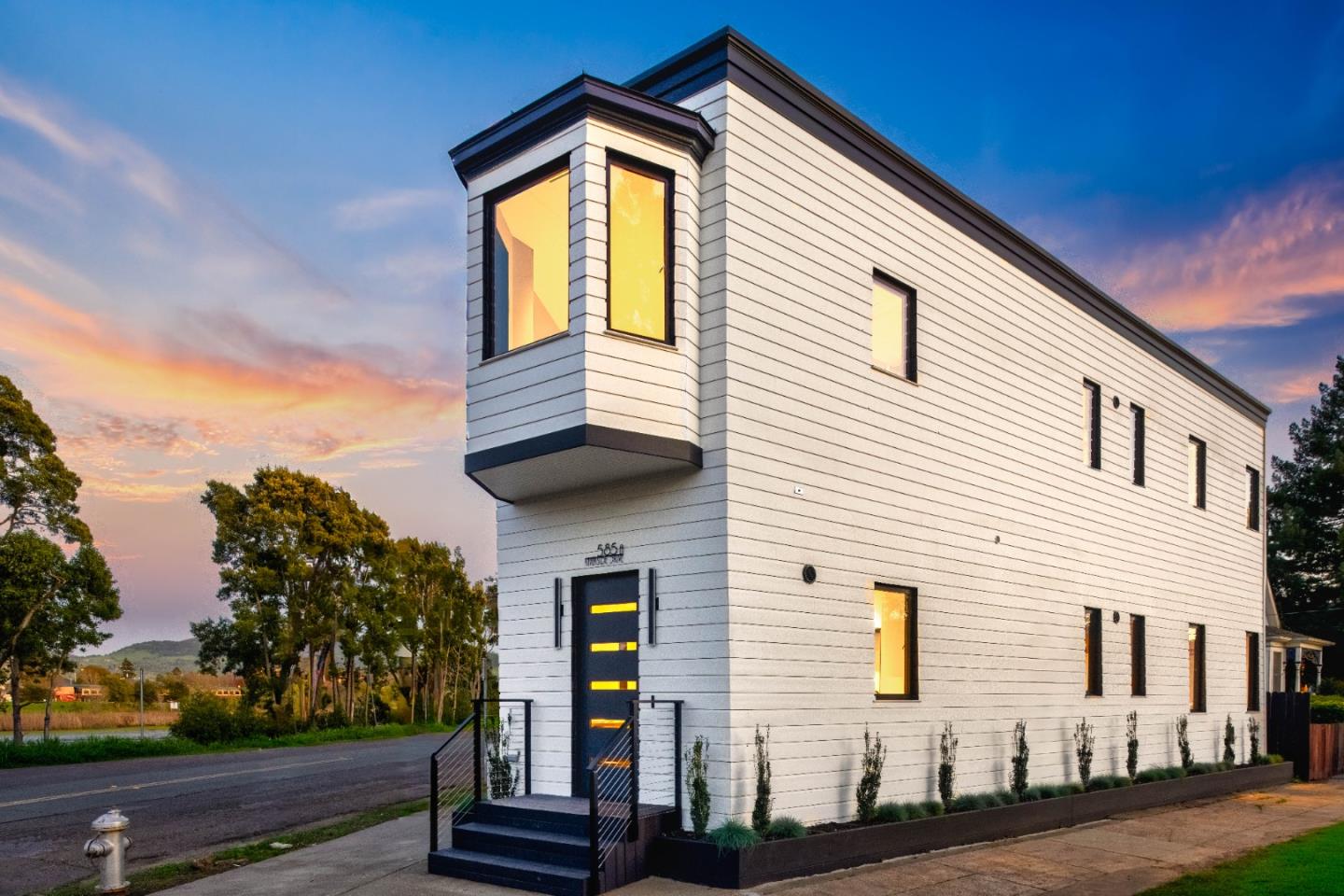 585 Riverside Drive