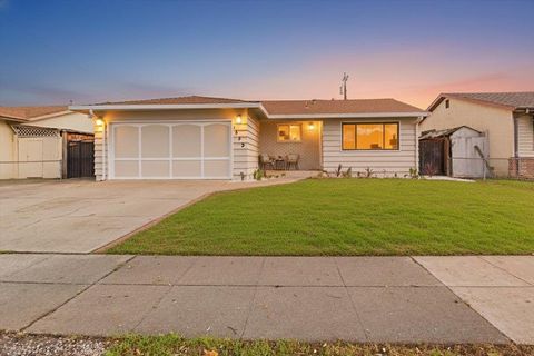 Photo of 1542 Chabot Way, San Jose, CA 95122 (MLS # ML82027802)