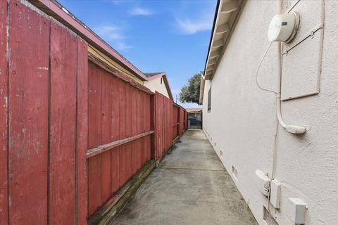 Tiny photo for 1542 Chabot Way, San Jose, CA 95122 (MLS # ML82027802)