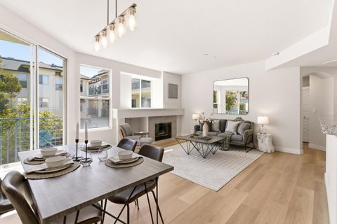 Photo of 601 Baltic Circle #627, REDWOOD CITY, CA 94065 (MLS # ML82046251)