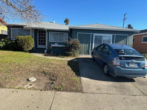 Photo of 330 Sawyer Street, VALLEJO, CA 94589 (MLS # ML82026495)