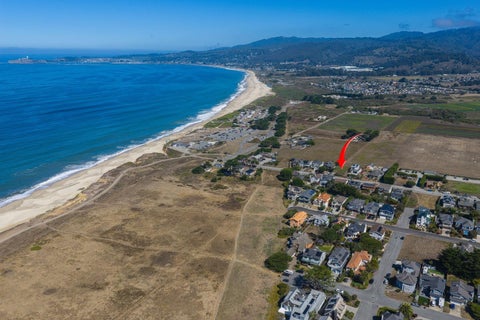 Photo of 147 Kelly Avenue, HALF MOON BAY, CA 94019 (MLS # ML82060646)