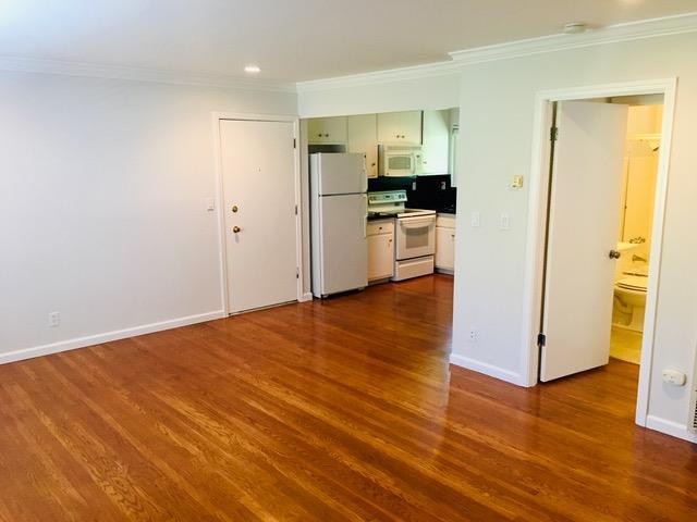 573 Lytton Avenue