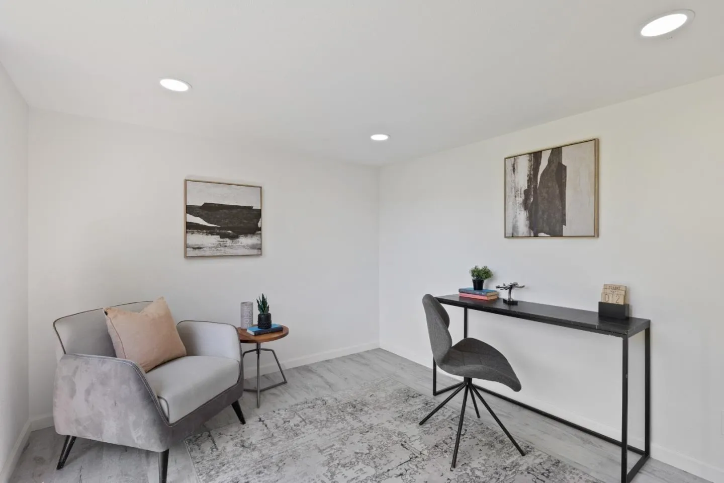 Sunnyvale, California 94087, United States, 4 Bedrooms Bedrooms, ,2 BathroomsBathrooms,Residential,Pending,124069