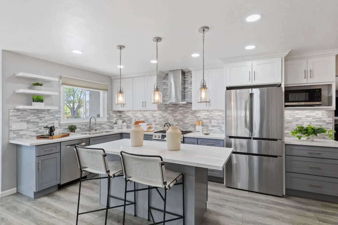 Sunnyvale, California 94087, United States, 4 Bedrooms Bedrooms, ,2 BathroomsBathrooms,Residential,Pending,124069