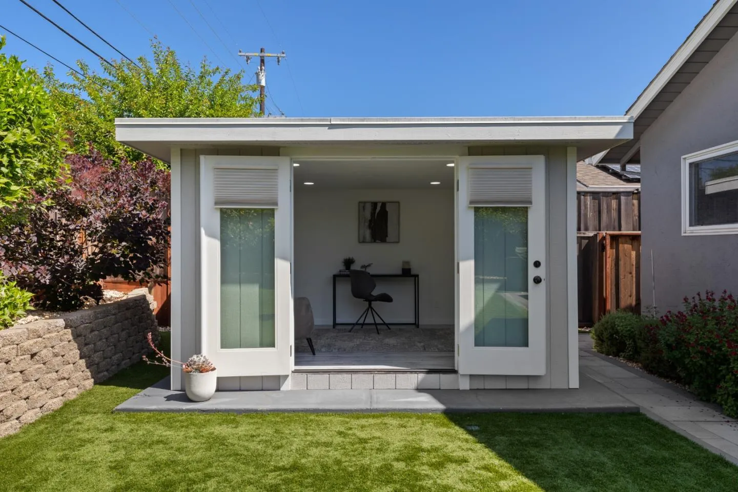 Sunnyvale, California 94087, United States, 4 Bedrooms Bedrooms, ,2 BathroomsBathrooms,Residential,Pending,124069