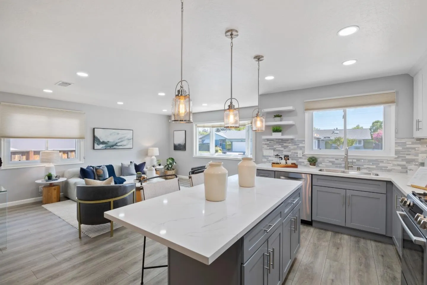 Sunnyvale, California 94087, United States, 4 Bedrooms Bedrooms, ,2 BathroomsBathrooms,Residential,Pending,124069