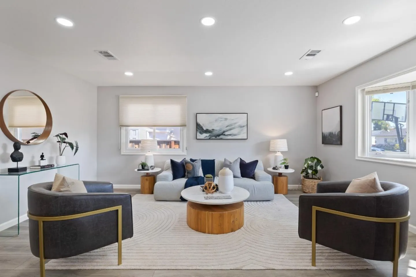 Sunnyvale, California 94087, United States, 4 Bedrooms Bedrooms, ,2 BathroomsBathrooms,Residential,Pending,124069