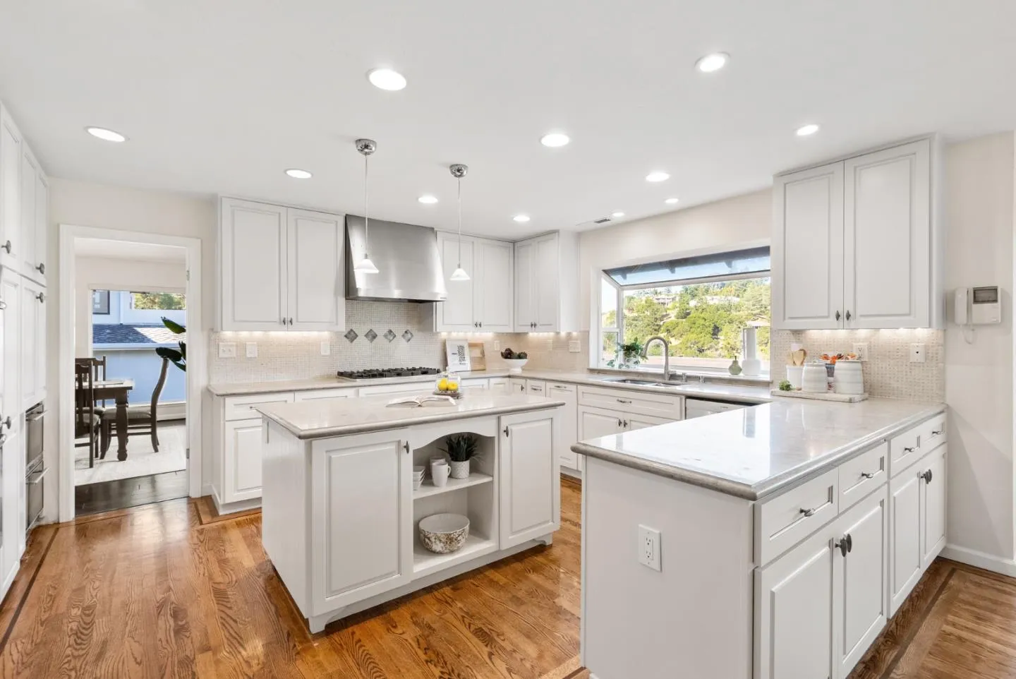 Redwood City, California 94062, United States, 4 Bedrooms Bedrooms, ,3 BathroomsBathrooms,Residential,Active,5674