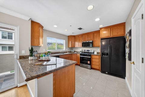 Tiny photo for 38251 Eggers Common, FREMONT, CA 94536 (MLS # ML82056967)