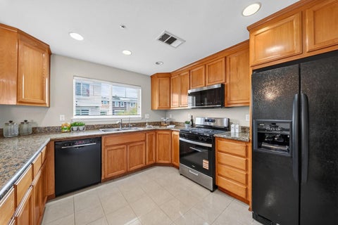 Tiny photo for 38251 Eggers Common, FREMONT, CA 94536 (MLS # ML82056967)