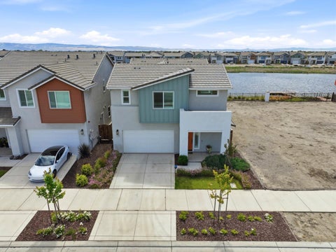 Photo of 17439 Harbor View Avenue, LATHROP, CA 95330 (MLS # ML82050527)