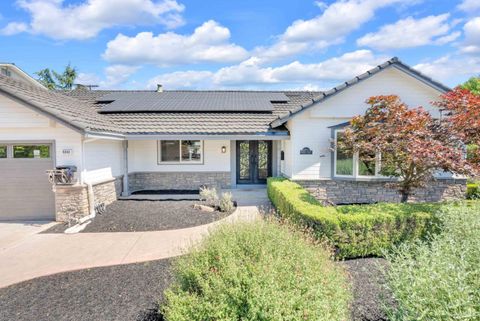 Photo of 6332 Mcabee Road, SAN JOSE, CA 95120 (MLS # ML82039865)