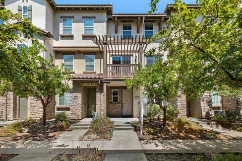 Photo of 1052 Chamomile Walkway, SAN JOSE, CA 95133 (MLS # ML82057459)