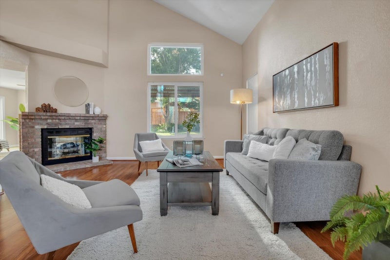 825 Foxwood Drive