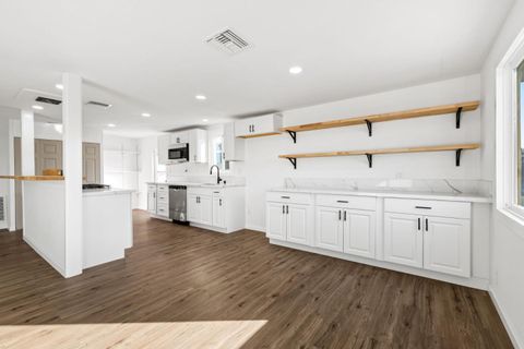 Tiny photo for 20 Russell Road #86, SALINAS, CA 93906 (MLS # ML82022814)