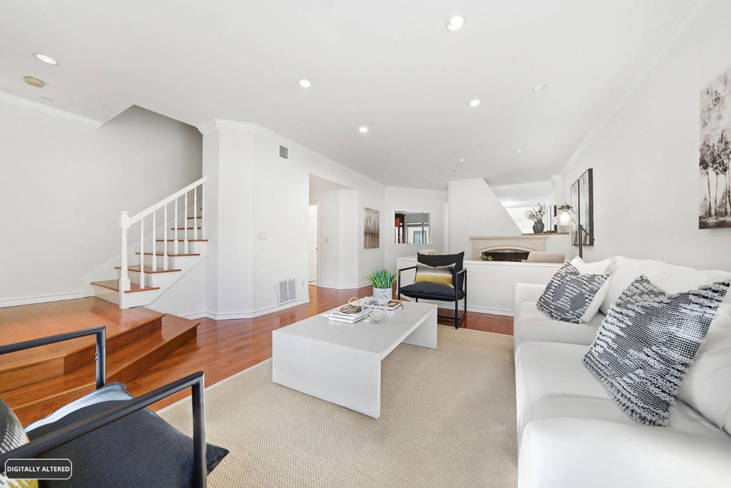 994 La Mesa Terrace
