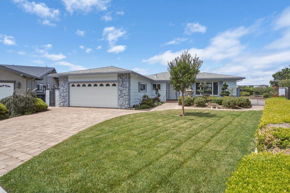 1120 Woodside Circle