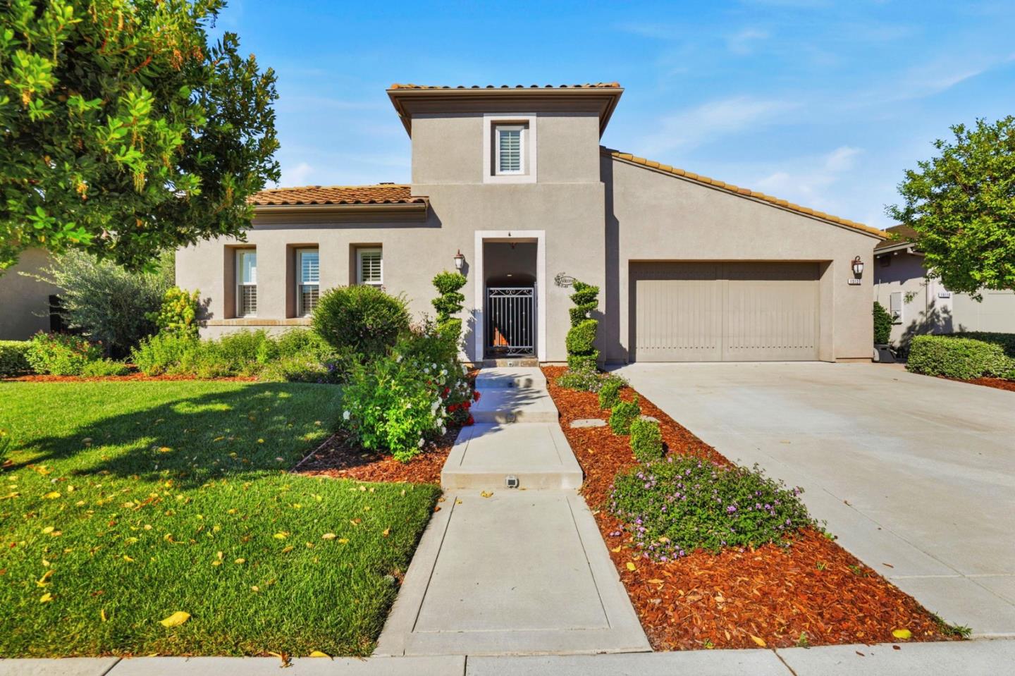 15120 La Alameda Drive