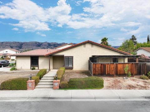Photo of 2886 Damico Drive, SAN JOSE, CA 95148 (MLS # ML82025093)