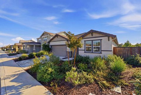 Photo of 608 Somerset Way, PATTERSON, CA 95363 (MLS # ML82040832)