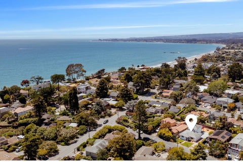 Photo of 207 Kingsbury Drive, APTOS, CA 95003 (MLS # ML82059627)