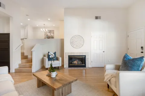 121 Pacchetti Way, Mountain View, CA 94040 - #: ML81999697