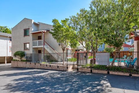 Photo of 2625 Keystone Avenue #102, SANTA CLARA, CA 95051 (MLS # ML82042207)