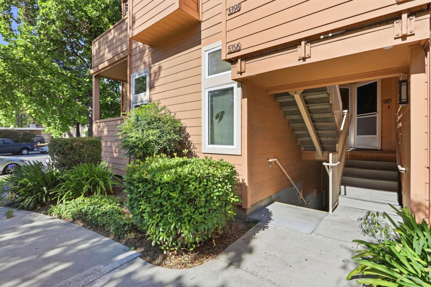 5392 Borneo Circle