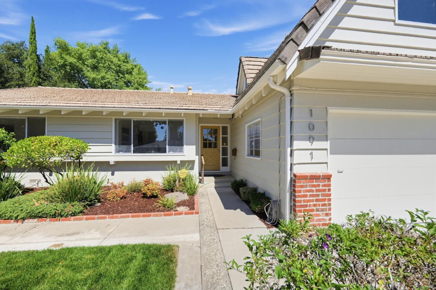 1091 Rockefeller Drive