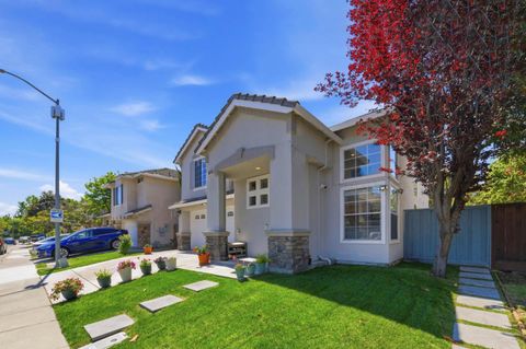 Tiny photo for 38776 Litchfield Circle, Fremont, CA 94536 (MLS # ML82042853)