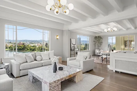 244 Lakeside Drive Unit 10, Oakland, CA 94612 - #: ML82002304