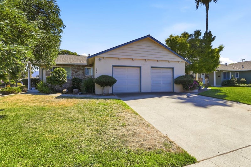 986 West Hacienda Avenue